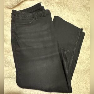 Wrangler High Rise True Straight Crop